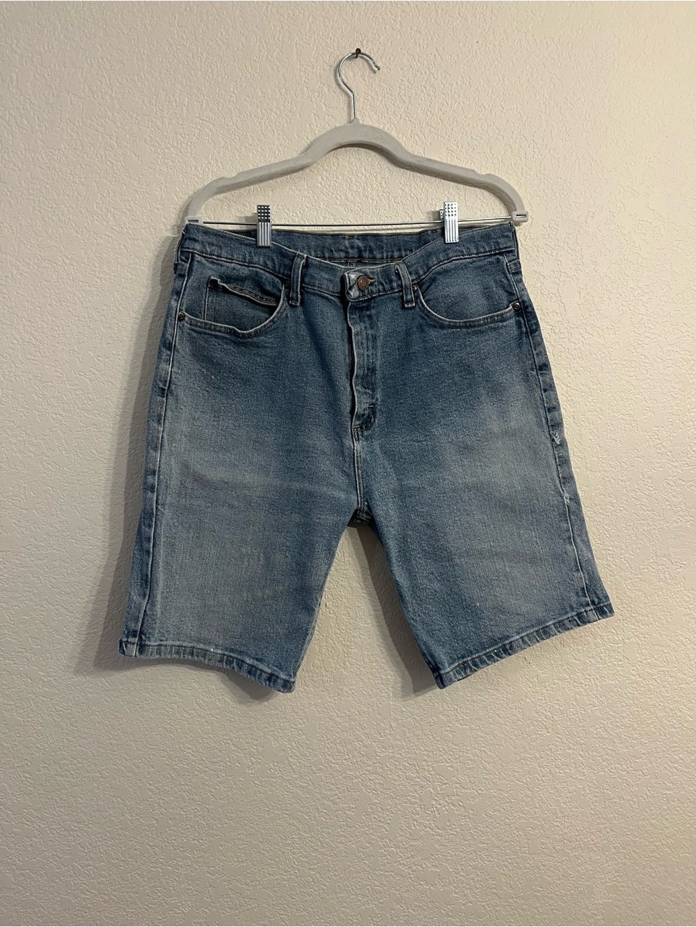 Wrangler Men's Faded Blue Denim Jean Shorts